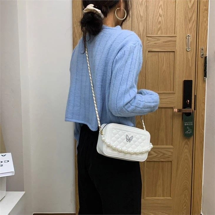 Compartment Wallets And Totes